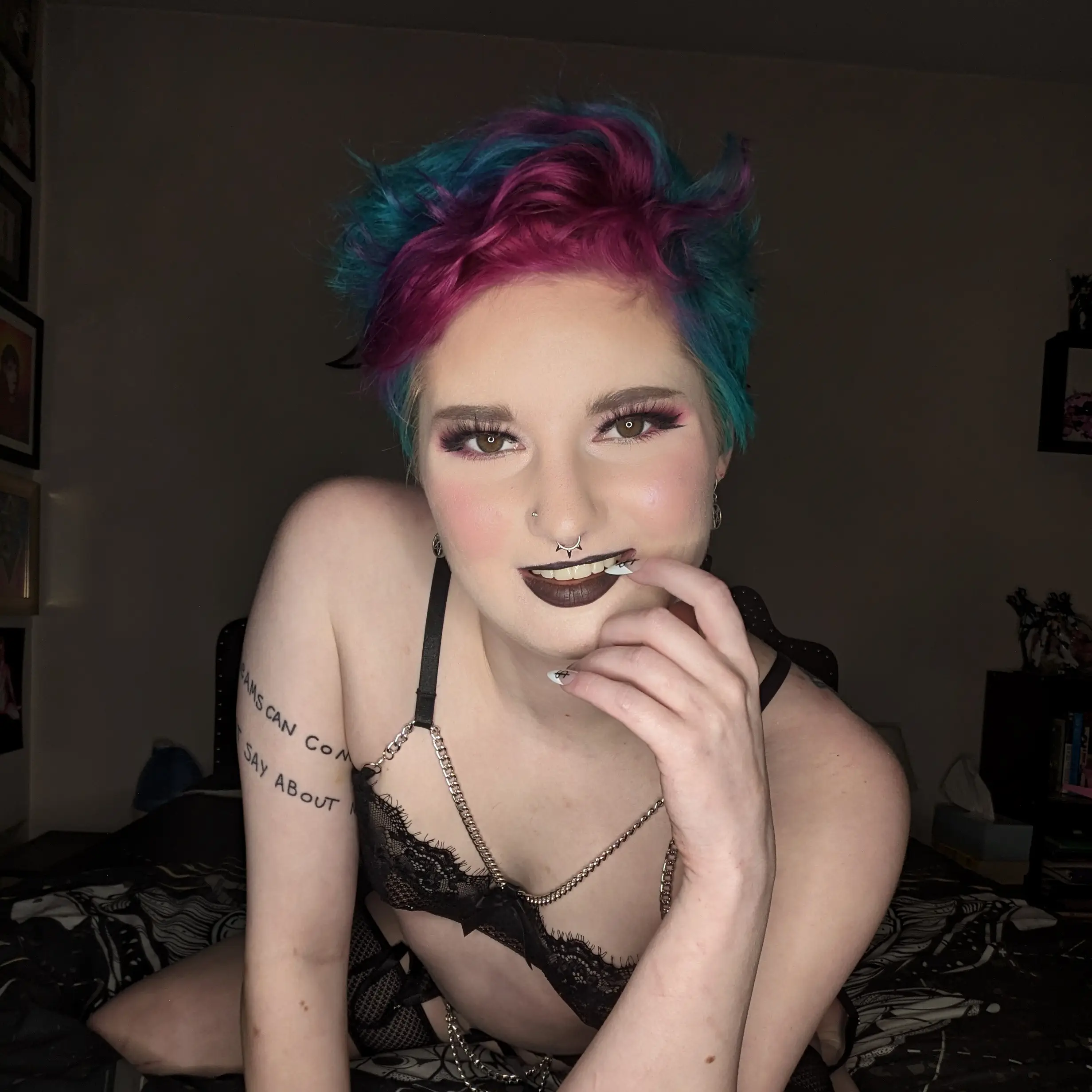 Priestess Poison 's Profile image