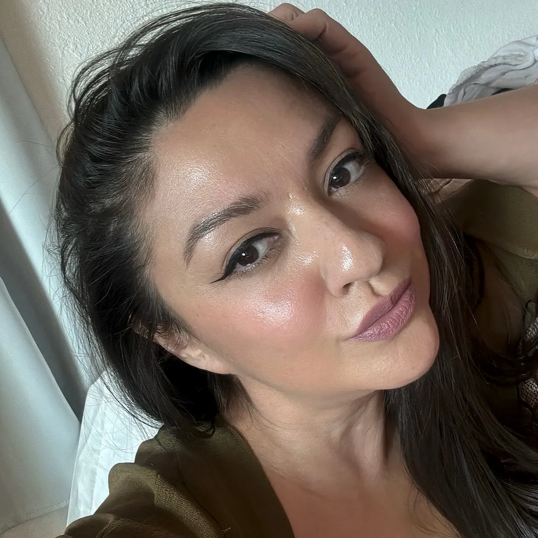 Val - Independent Escort Brunette in Santa Ana