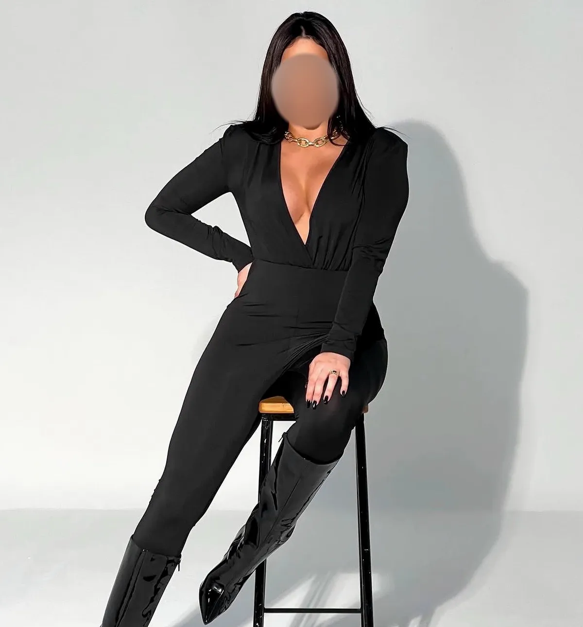 Michelle - Independent Escort Brunette