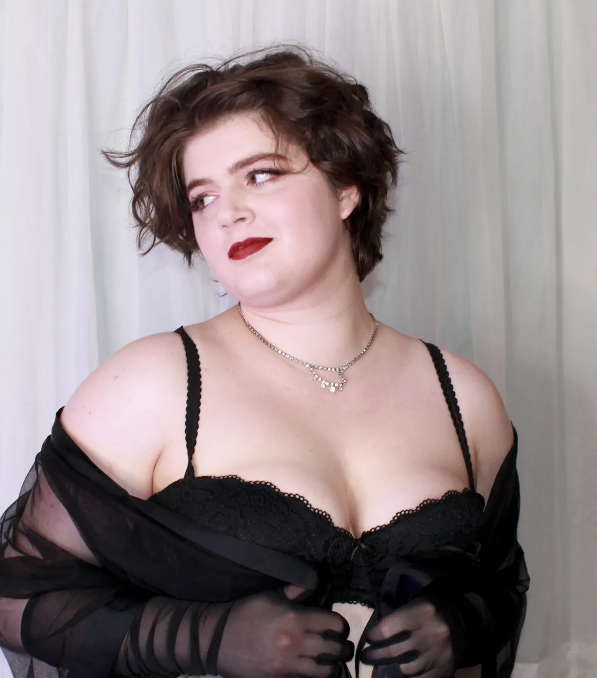 Trixie Darling - Independent Escort Brunette in Vancouver