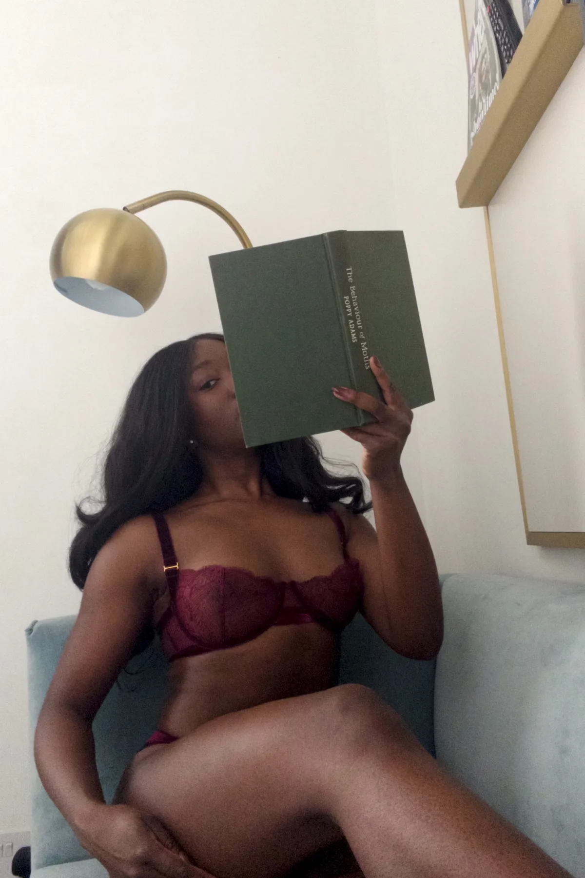 Lola - Independent Escort Brunette in London