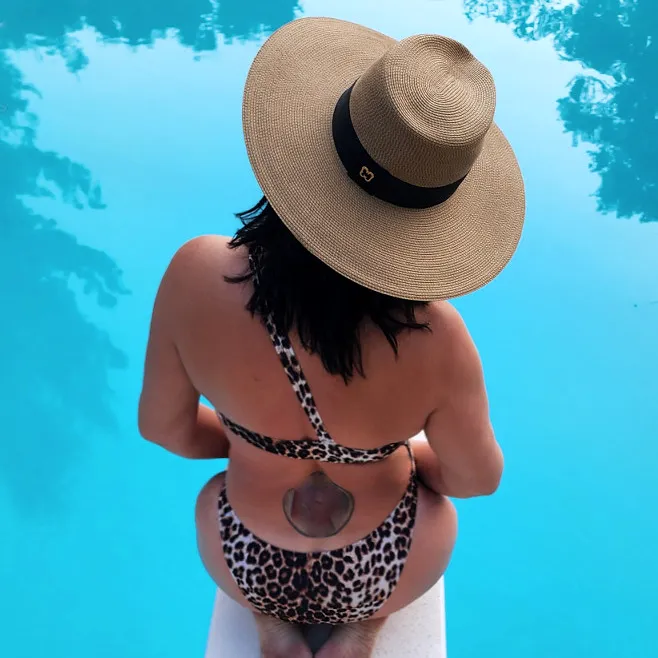 Thailah - Independent Escort Brunette