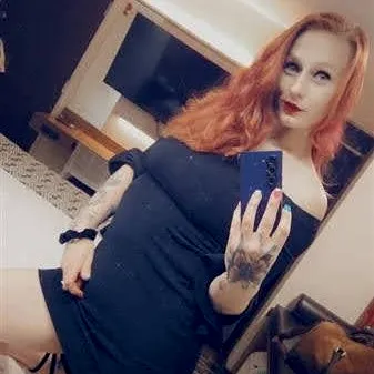 SaVvi Savage - Independent Escort Red